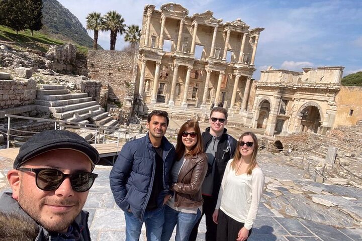 FOR CRUISERS : Ephesus & Virgin Mary Tour with ENTRY TICKET + LUNCH (クルーザー用:エフェソスと聖母マリアの入場券+ランチ付きツアー)