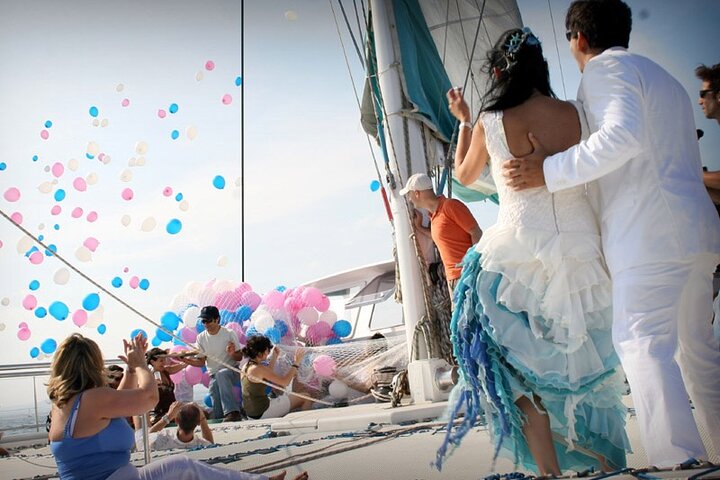 Une journée en mer depuis Dénia ou Jávea avec barbecue à bord du catamaran
