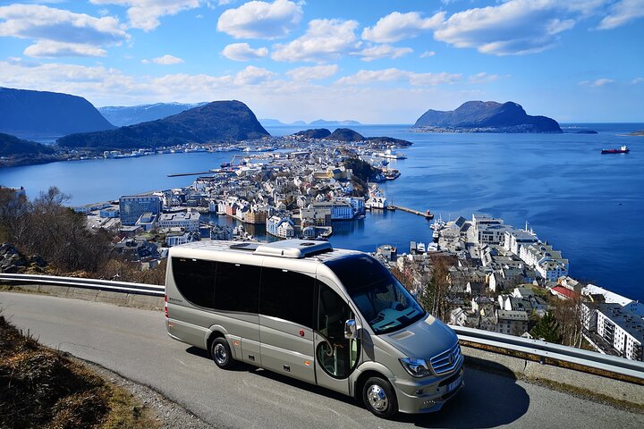 Ålesund Shore Excursion en 6 prachtige hoogtepunt haltes minibus