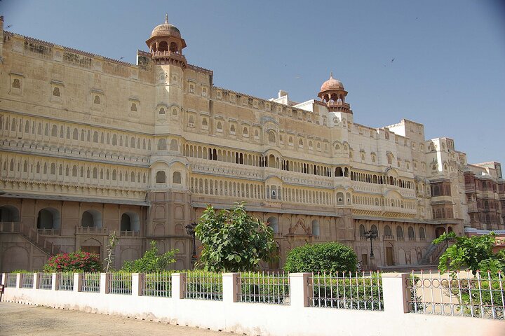 Visitez le fort Junagarh et le temple Karni Mata avec Jodhpur Drop de Bikaner