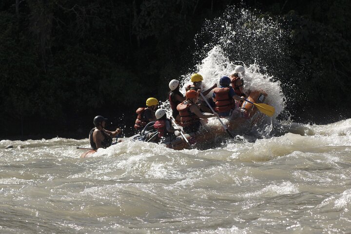 Rafting de día completo en Jondachi y Hollin Clase IV Tena, Ecuador