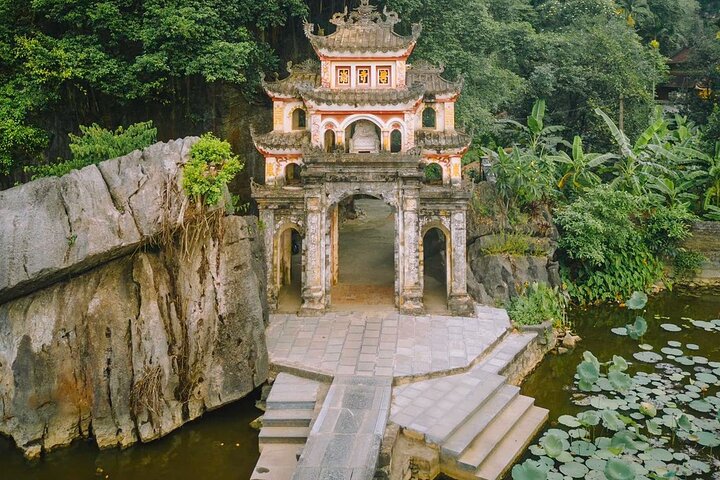 Ninh Binh Day Trip from Hanoi with Tam Coc Boat Ride