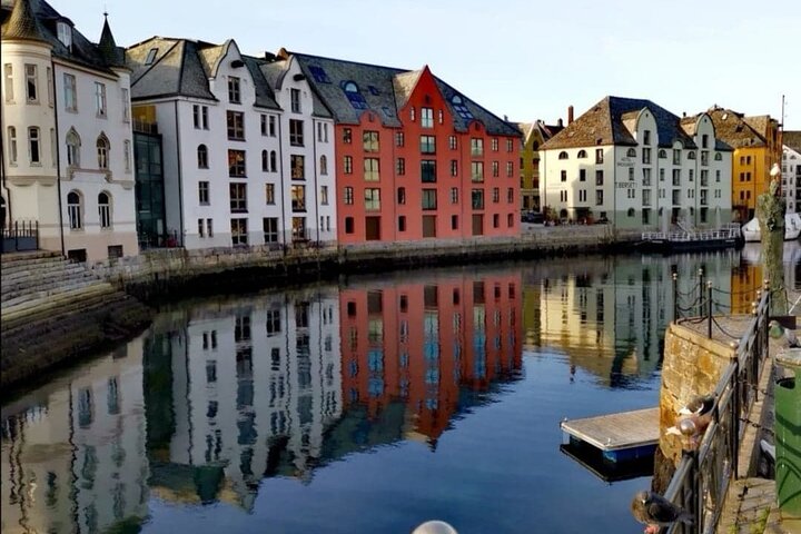 Ålesund Shore Excursion en 6 prachtige hoogtepunt haltes minibus