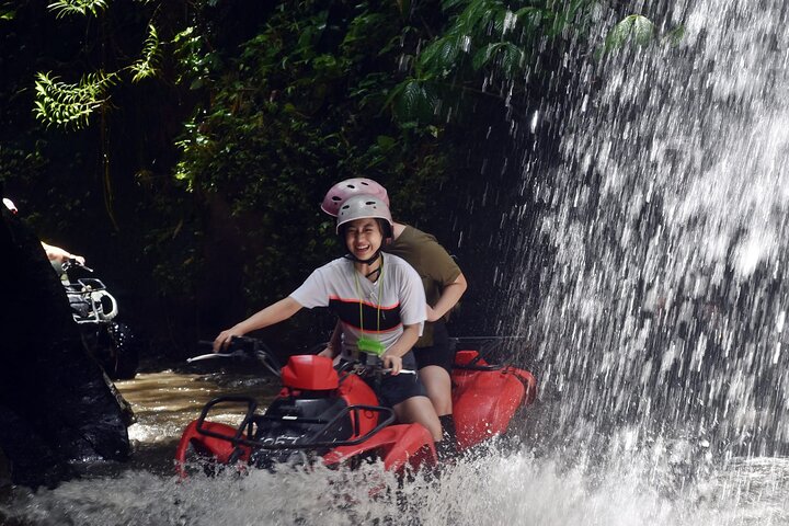 Kuber ATV Bali door Rivier, Rijstveld, Tunnel en Waterval