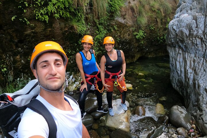 Von Estepona: Geführte Canyoning-Tour auf dem Fluss Guadalmina