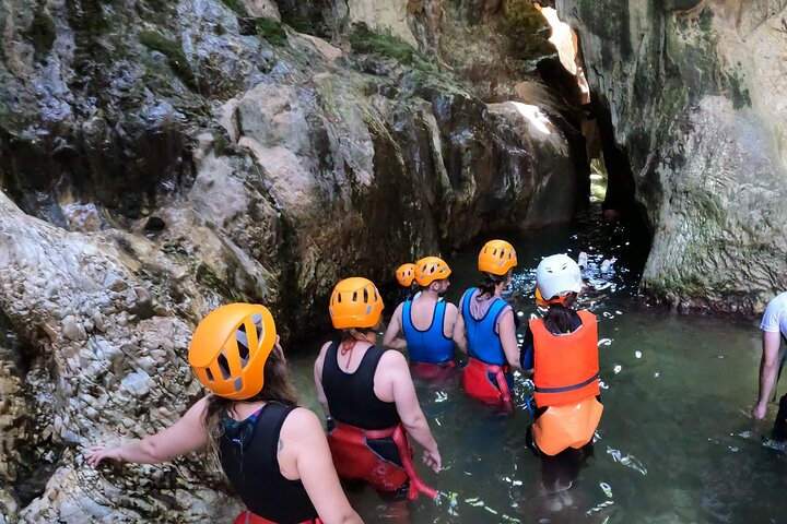 Von Estepona: Geführte Canyoning-Tour auf dem Fluss Guadalmina