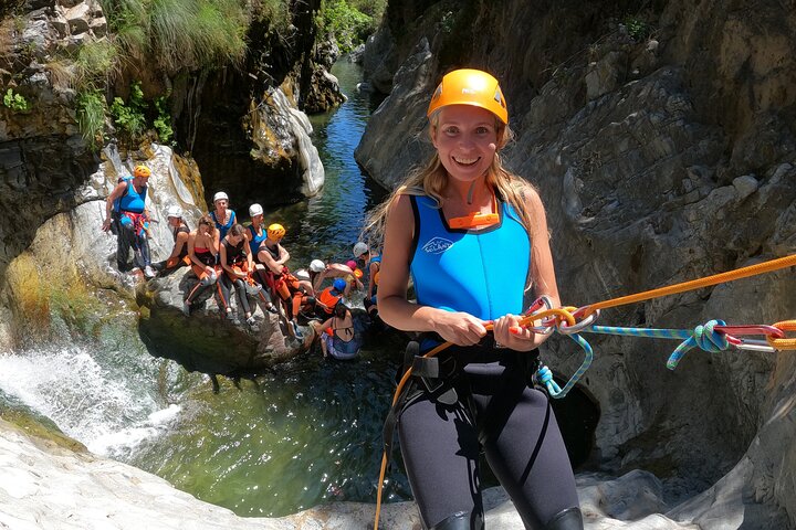 Von Estepona: Geführte Canyoning-Tour auf dem Fluss Guadalmina