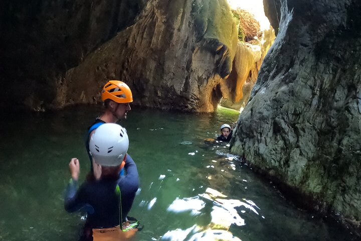Von Estepona: Geführte Canyoning-Tour auf dem Fluss Guadalmina