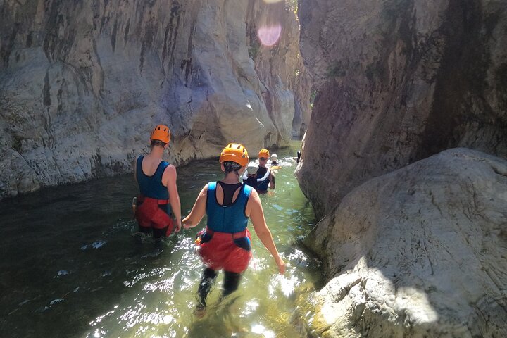 Von Estepona: Geführte Canyoning-Tour auf dem Fluss Guadalmina