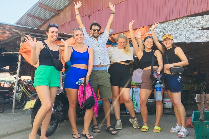 Kookcursus Hoi An: lokale markt, mandboot, vissen en koken