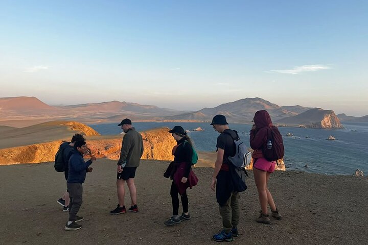 4 timers GOLDEN SHADOWS TREK i Paracas National Reserve