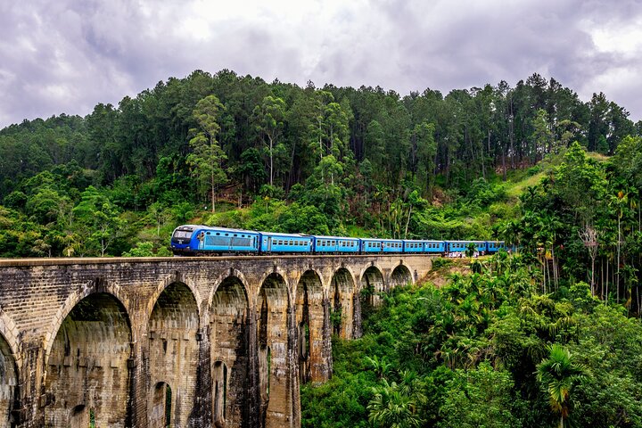 Descubra Ella: Ella Rock, Little Adam's Peak y el Puente de los Nueve Arcos