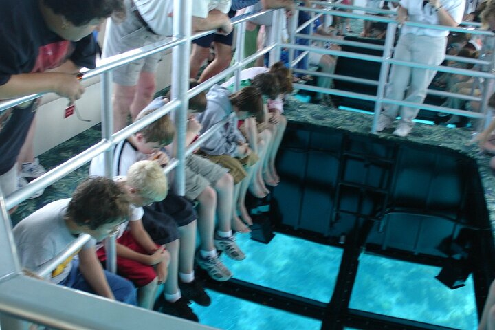 Aventure en bateau à fond de verre sur le récif corallien de Key Largo