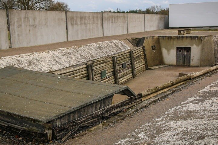 Berlim: Excursão de um dia pelo campo de concentração de Sachsenhausen e Potsdam