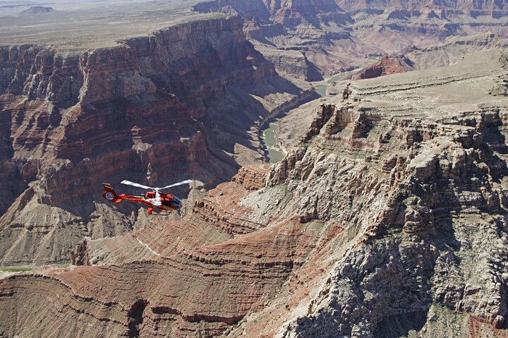 Grand Canyon Helicopter 45 minutos de voo com visita opcional ao Hummer