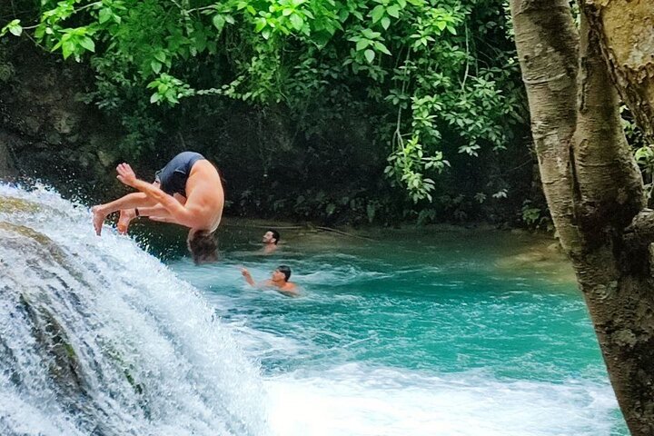 Visite des cascades magiques de Copalitilla au départ de Huatulco avec entrée incluse