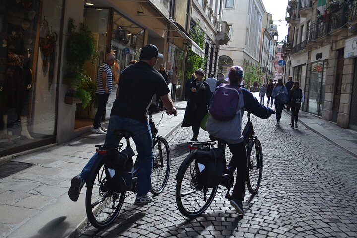 La historia de Vicenza: recorrido turístico guiado de medio día en bicicleta eléctrica