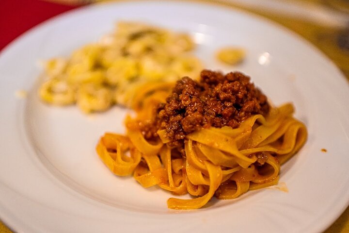 Bologna Food & Market Tour med lokale retter, pasta, vine og meget mere