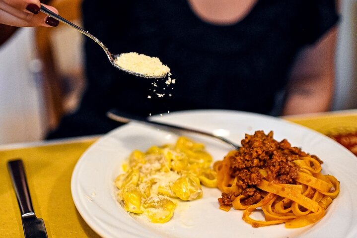 Bologna Food & Market Tour med lokale retter, pasta, vine og meget mere