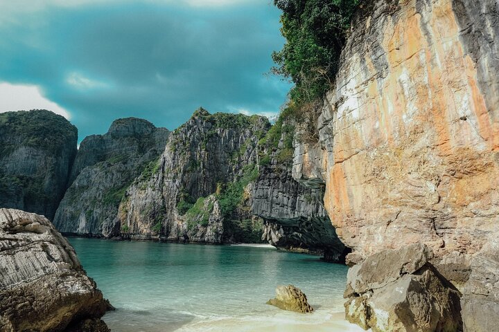 Il meglio del tour avventuroso di un giorno a Phi Phi Island con pranzo da Phuket