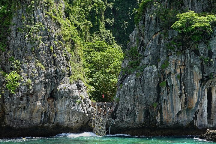 Tour di un giorno in motoscafo delle Isole Phi Phi da Phuket + pranzo a buffet