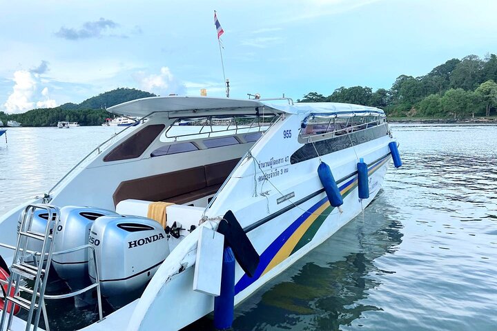Tour di un giorno in motoscafo delle Isole Phi Phi da Phuket + pranzo a buffet