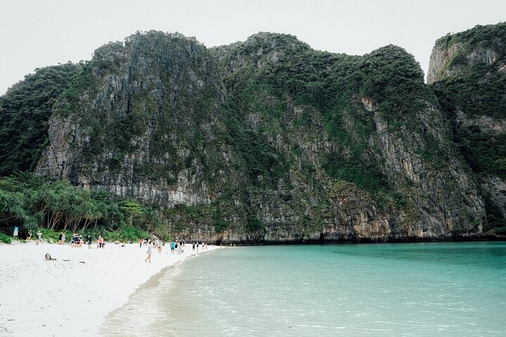 Tour di un giorno in motoscafo delle Isole Phi Phi da Phuket + pranzo a buffet