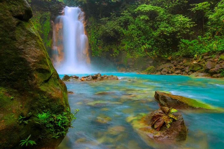 RIO CELESTE FLOD: Tubing+Regnskog+Djurliv+Vattenfall+Active Volcano (PRIVAT)