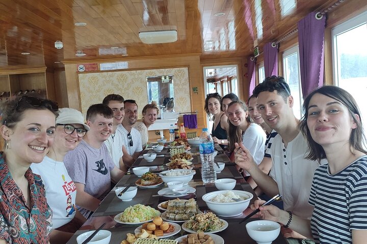 Lan Ha - Ha Long Bay - Dau Be ø 2D/1N fra Cat Ba i mindre turistede områder.