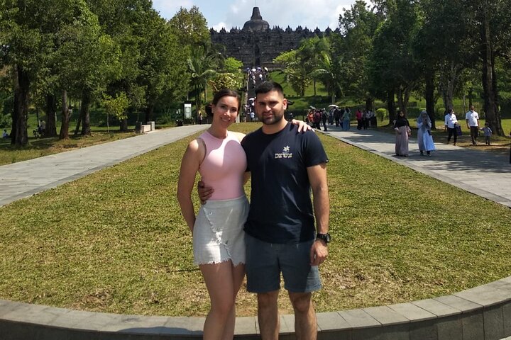 Subida a la cima del templo de Borobudur y templo de Prambanan: tour de 1 día