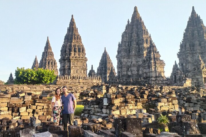 Subida a la cima del templo de Borobudur y templo de Prambanan: tour de 1 día