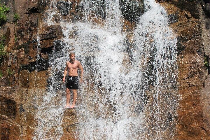 Da Lagoa da Cascata de Porto, Aldeia Antiga no Parque Nacional da Gerês