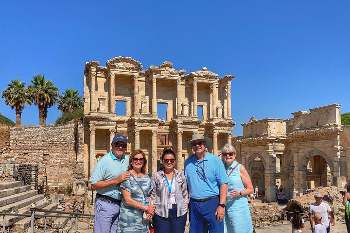 PRIVATE TOUR FOR CRUISERS : Mary's House (Meryemana) と Ephesus