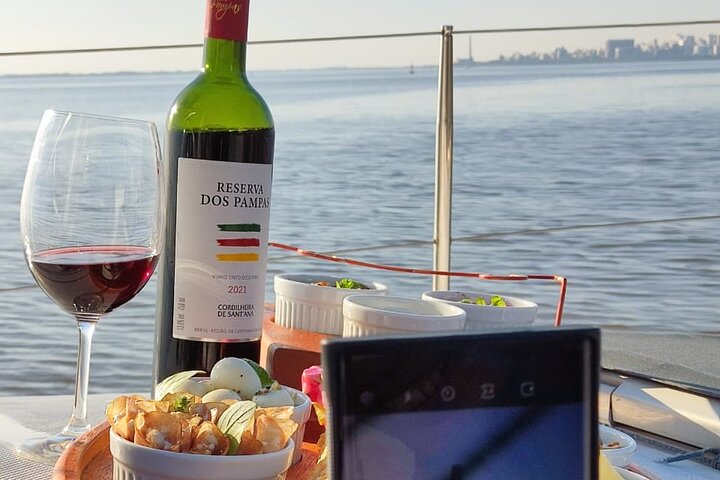Experiencia gastronómica a bordo de un velero en Porto Alegre