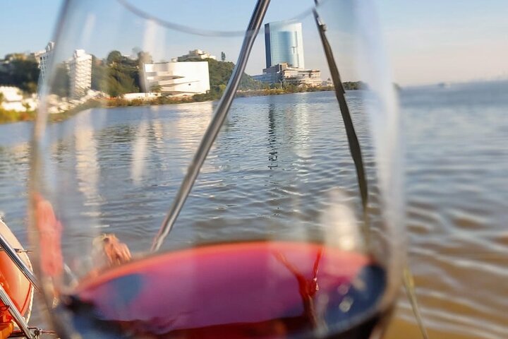 Experiencia gastronómica a bordo de un velero en Porto Alegre