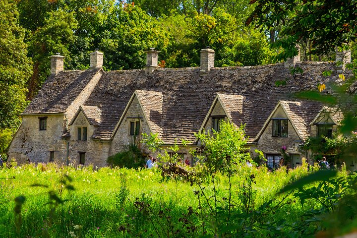 Descubra los secretos de la experiencia de un tour privado por los Cotswolds