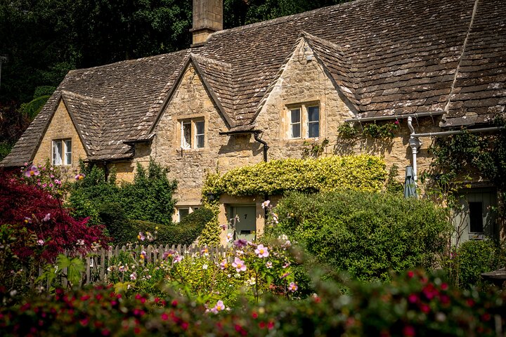 Descubra los secretos de la experiencia de un tour privado por los Cotswolds