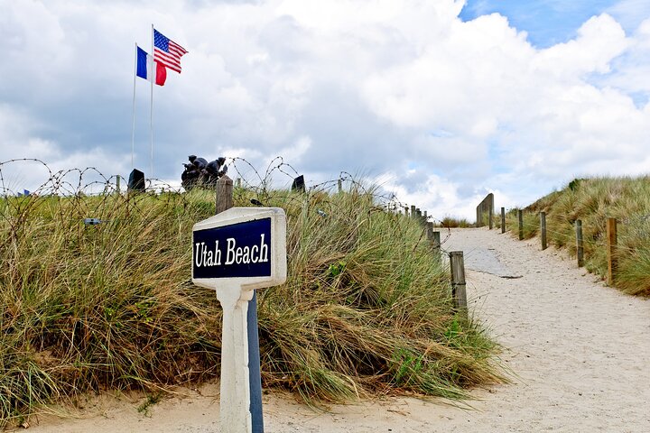 Normandy D-Day Sites & Cemetery Day Trip from Paris with Lunch