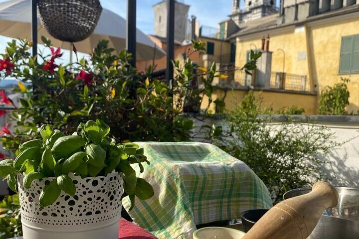 Classe de cozinha no teto em Genova: Pesto, pasta fresca e vinho