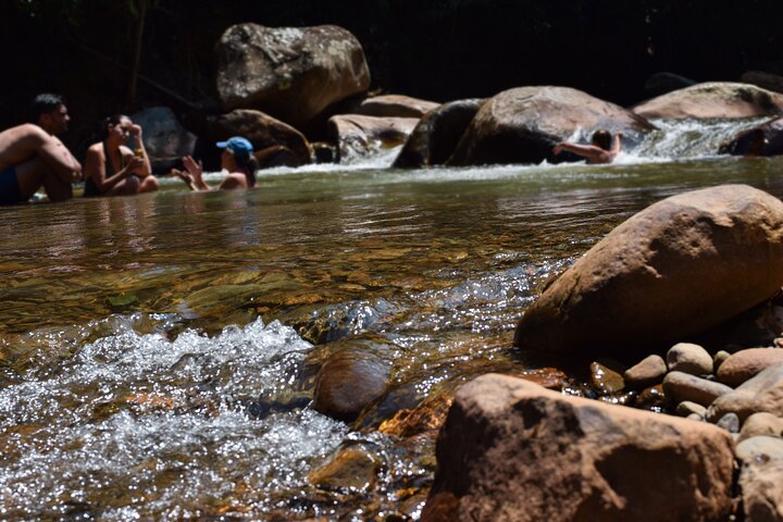 Una giornata per godersi la natura e vivere un'avventura nel fiume Giordano