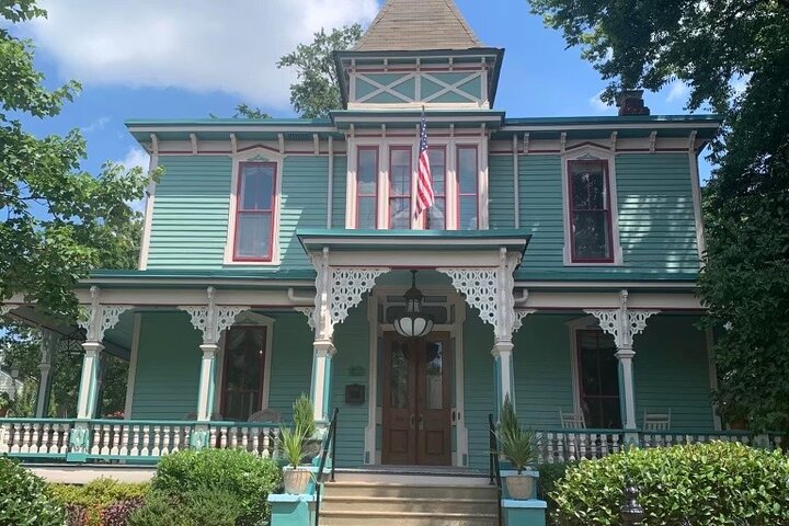 Charlottes ultimate Southern Charm Historical City Cart Tour