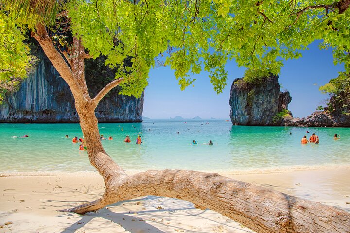 Krabi Hong Island Tour: barco privado de cauda longa