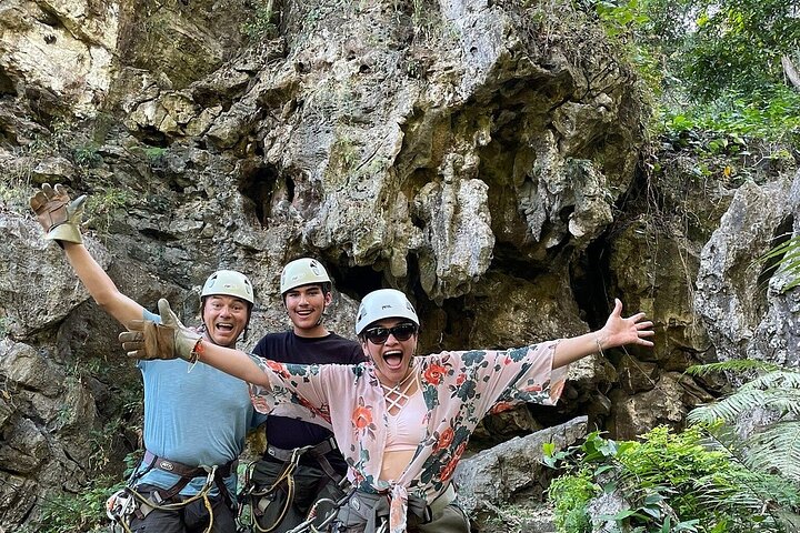 Tour combiné tyrolienne, grotte et spa boueux avec déjeuner aux Fidji