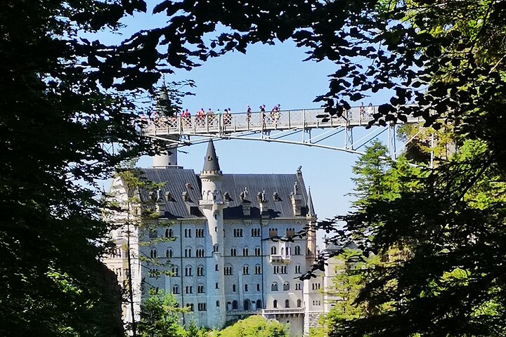 Munich: Neuschwanstein Tour with Oberammergau or Alpine Coaster