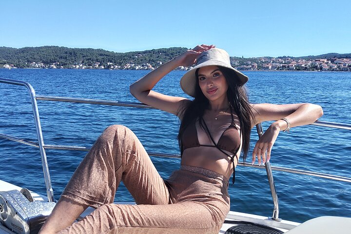 Zadar: Tour en barco en grupo pequeño con bebidas y snorkel