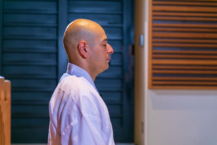 Meditazione ZEN con un monaco giapponese nel castello di Odawara