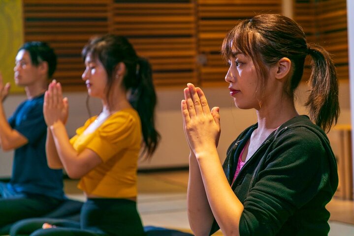 Meditazione ZEN con un monaco giapponese nel castello di Odawara