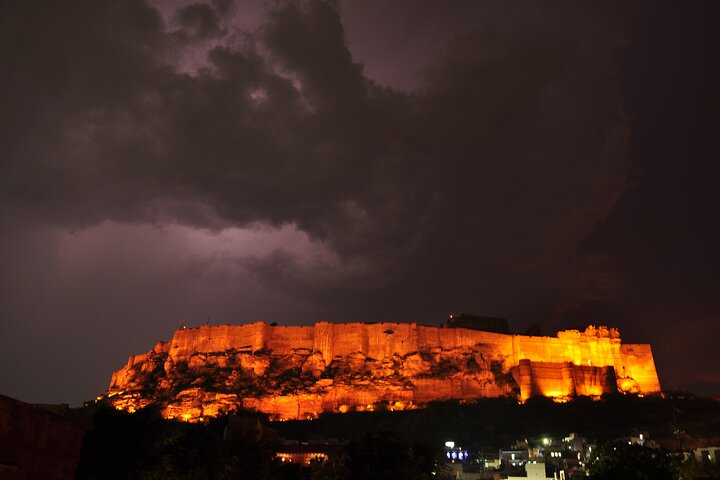 Tour privado a pie por la ciudad azul de Jodhpur con guía