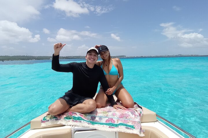 Marmows Tour Privado en Barco Día Completo en San Andrés islas