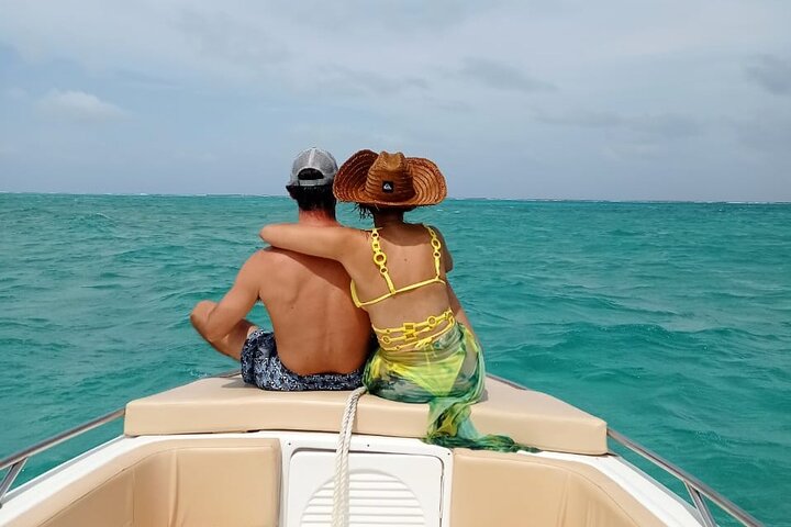 Marmows Tour Privado en Barco Día Completo en San Andrés islas